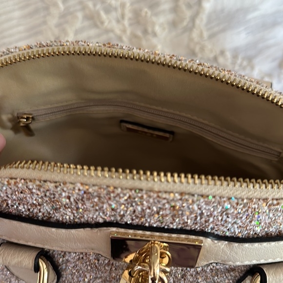 Handbag with straps - Picture 6 of 8